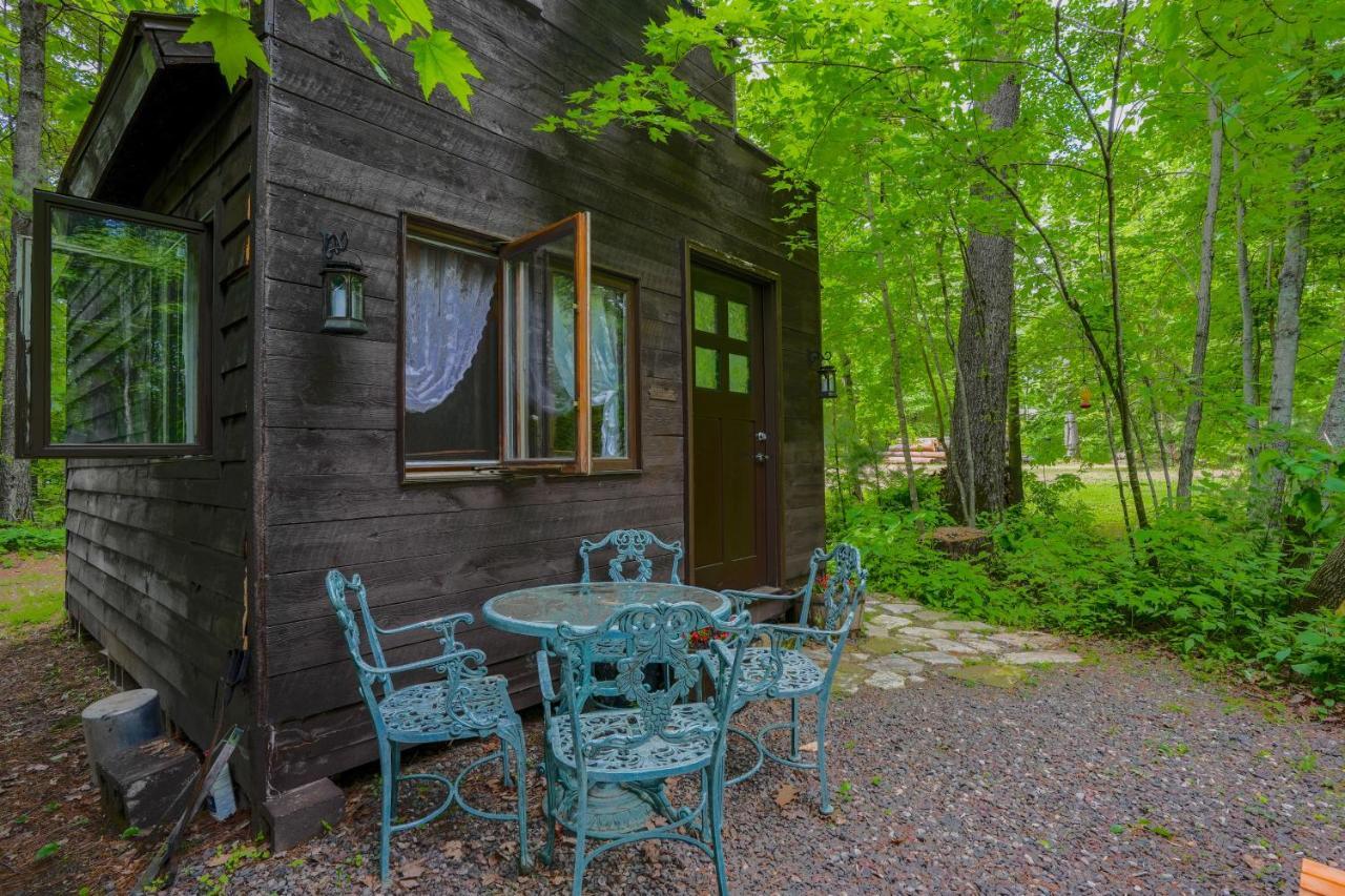 Vintage Wild West Tiny Hotel In The Woods! Pine City Exteriör bild